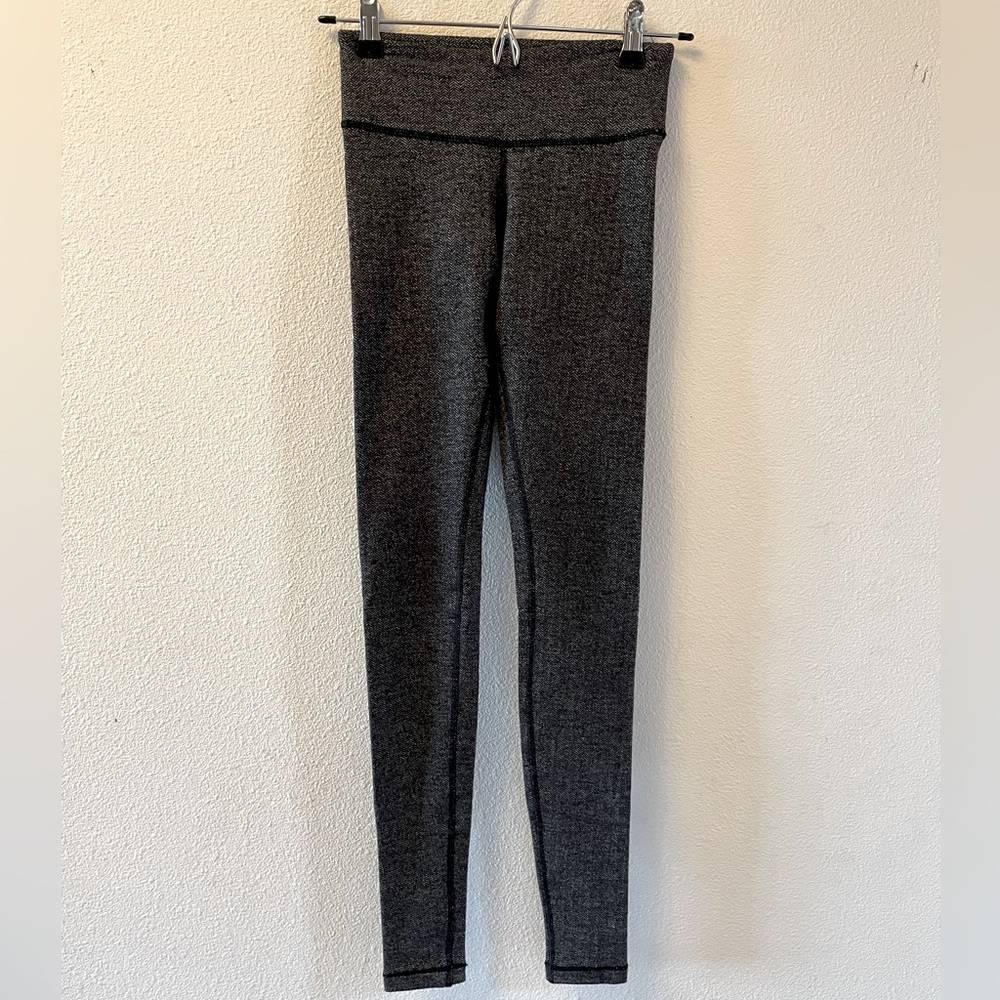 Lululemon Chevron Fleece Size 2 Leggings